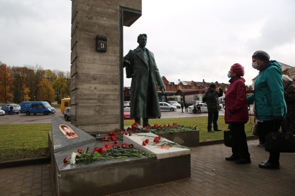 В память о воинах Великой Отечественной войны в Тверской области открыли новый памятник 