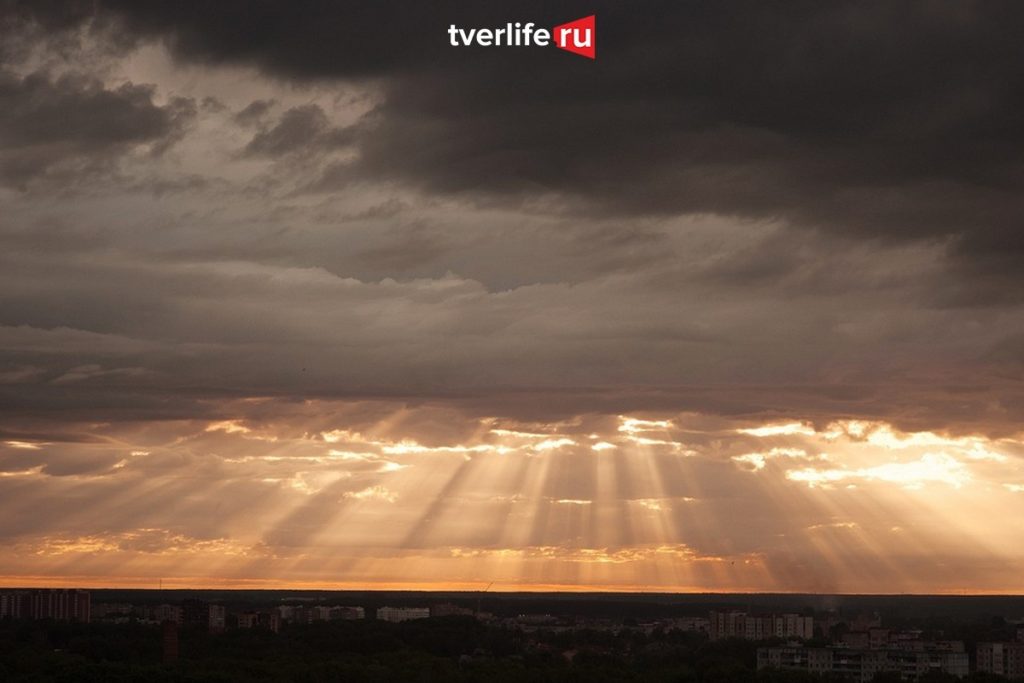 Тучи, дождь и южный ветер: погода в Твери на завтра Тучи, дождь и южный ветер: погода в Твери на завтра