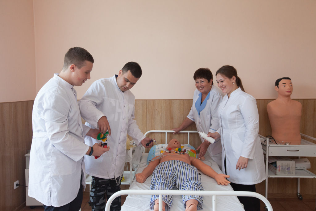 Губернатор Игорь Руденя поздравил с вековым юбилеем  Тверской медицинский колледж Губернатор Игорь Руденя поздравил с вековым юбилеем  Тверской медицинский колледж