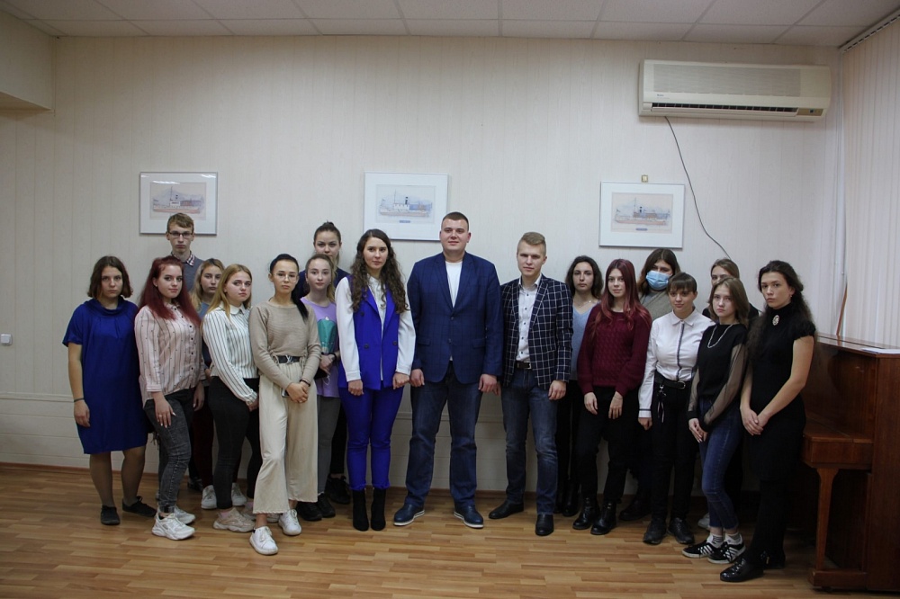 В Вышнем Волочке открылось отделение «Молодой Гвардии» В Вышнем Волочке открылось отделение «Молодой Гвардии»