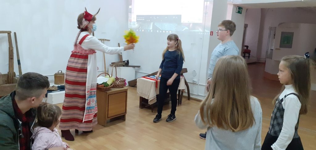 Юные торопчане узнали о празднике Покрова Пресвятой Богородицы