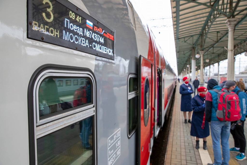 Созданный в Твери скоростной двухэтажный поезд отправился в первый рейс Созданный в Твери скоростной двухэтажный поезд отправился в первый рейс