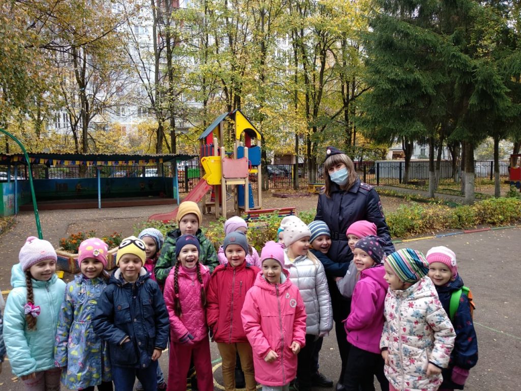 Тверской детворе рассказали о безопасном поведении на дороге