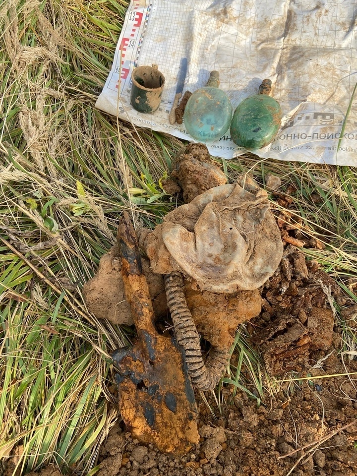 Московские поисковики нашли останки красноармейца в Тверской области