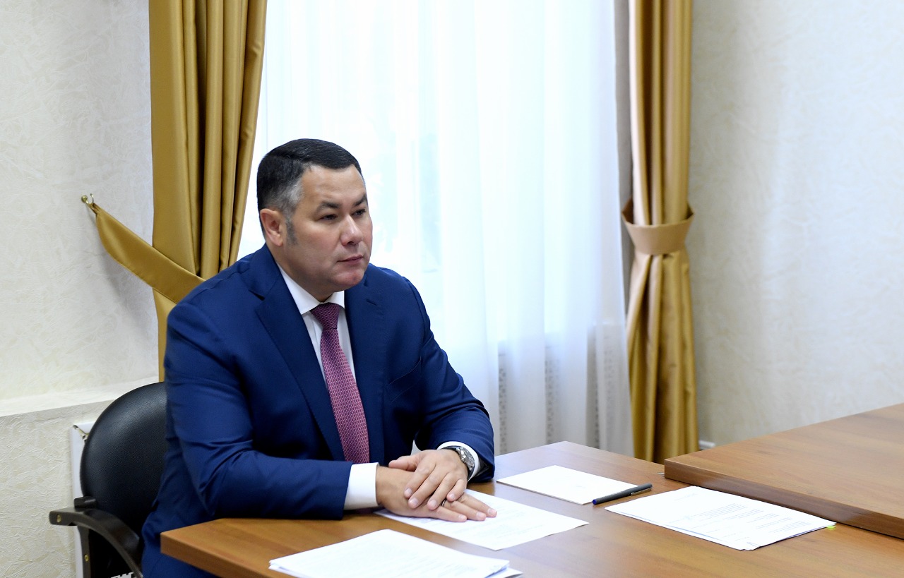 На приёме у губернатора житель Селижаровского района попросил транспорт для фельдшерского пункта