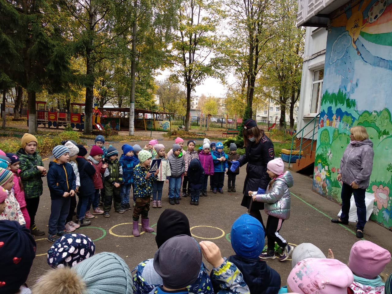 Тверской детворе рассказали о безопасном поведении на дороге