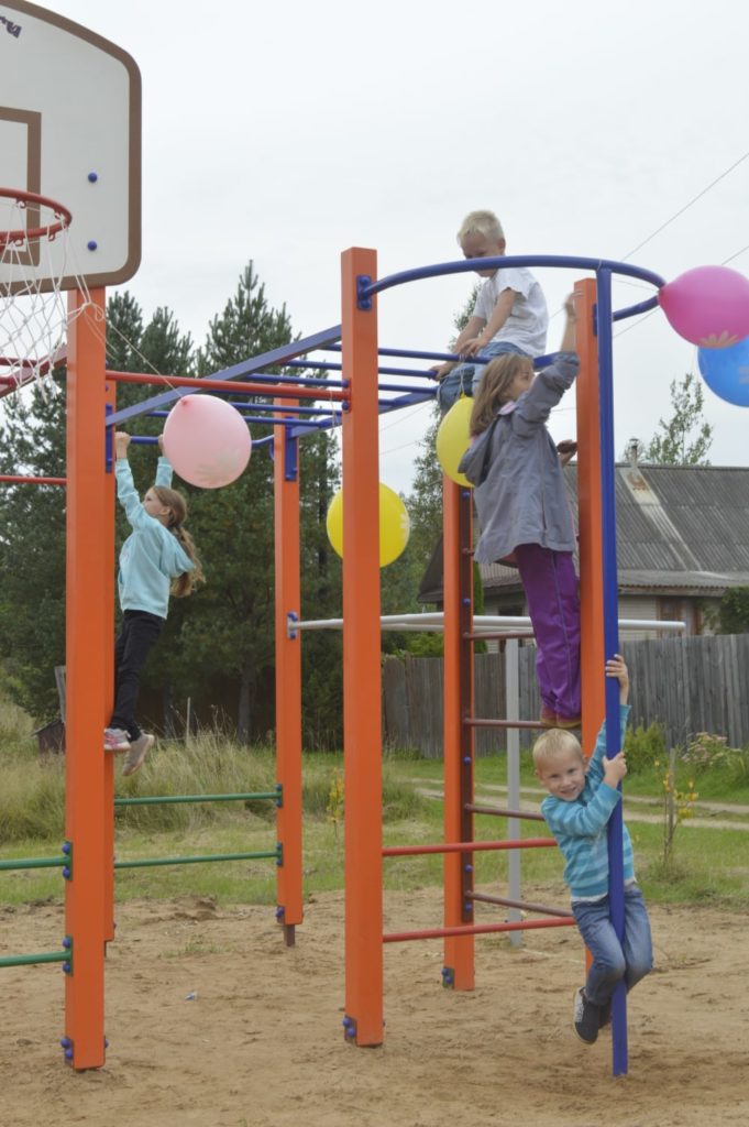 В Лихославльском районе открыли новую детскую площадку В Лихославльском районе открыли новую детскую площадку