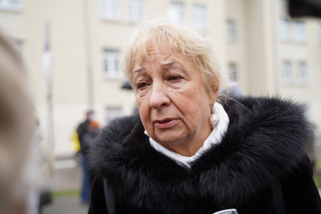 В центре Твери открыли памятник пейзажисту Ефрему Зверькову