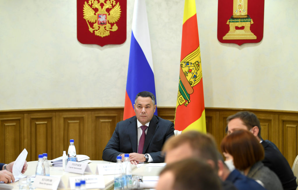 Медикам и водителям скорой помощи Тверской области выплатят стимулирующие надбавки