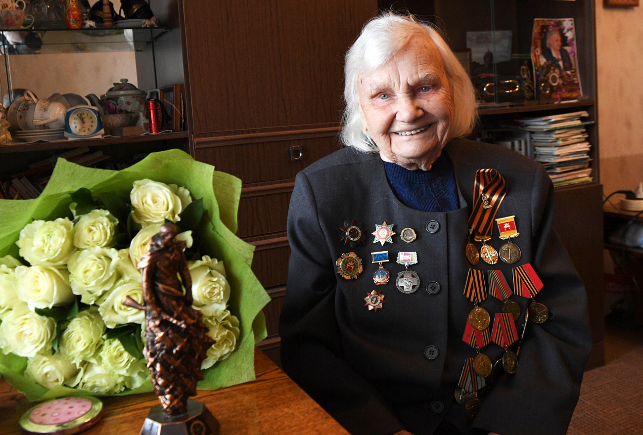 В День герба и флага Тверской области губернатор Игорь Руденя вручил ордена Почета ветеранам