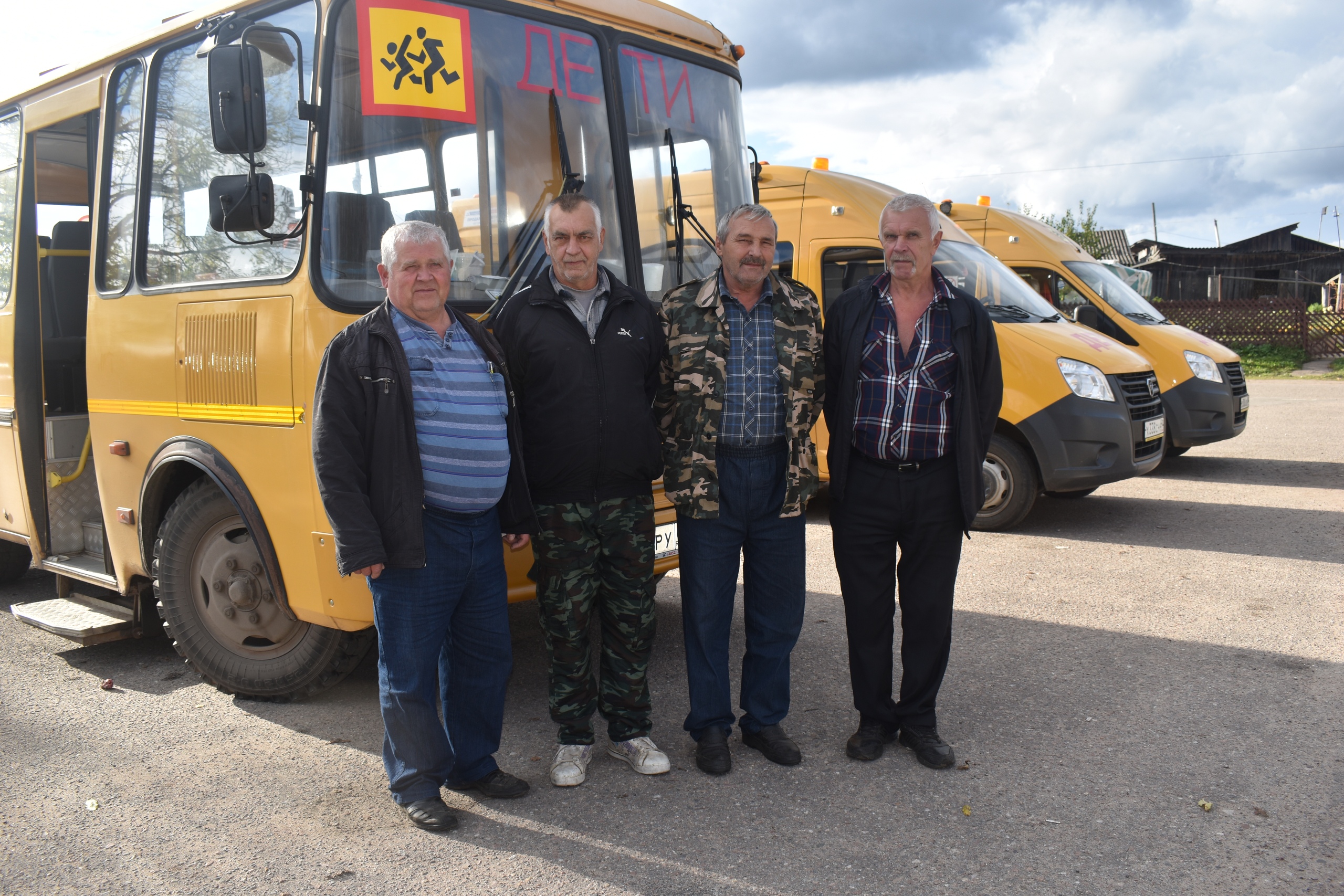 В Западнодвинском районе отметили профессионализм водителей школьных автобусов В Западнодвинском районе отметили профессионализм водителей школьных автобусов