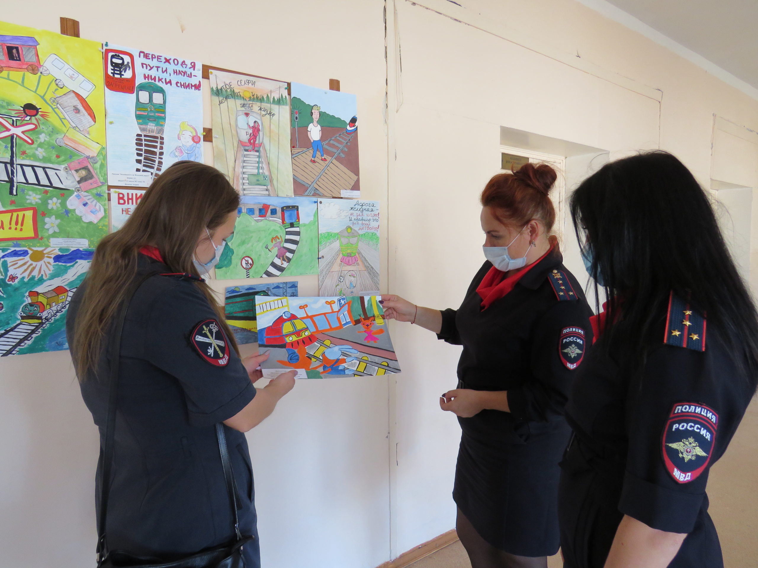 Для тверских детей провели конкурс рисунков на тему безопасности на железной дороге