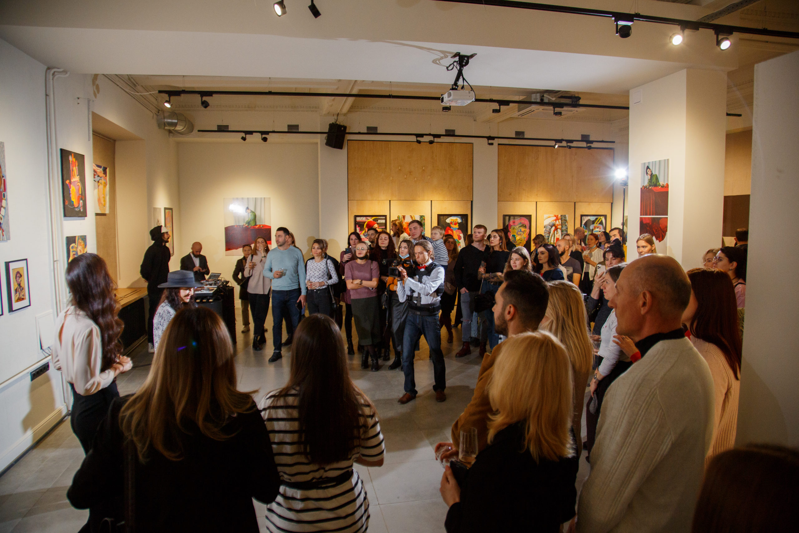 "Парадоксы красоты": чем жителей Твери вдохновила выставка Нины Петько