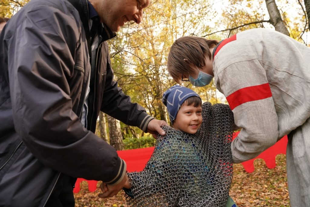 Фото хоровода и золотой осени: Покров отпраздновали в Парке Победы Твери
