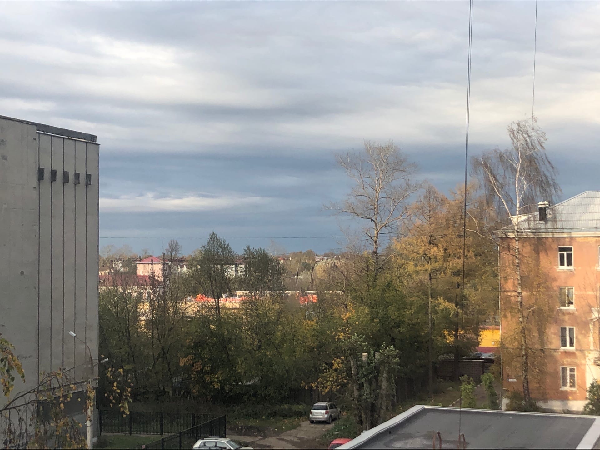 К Твери подбираются тучи с проливным дождём