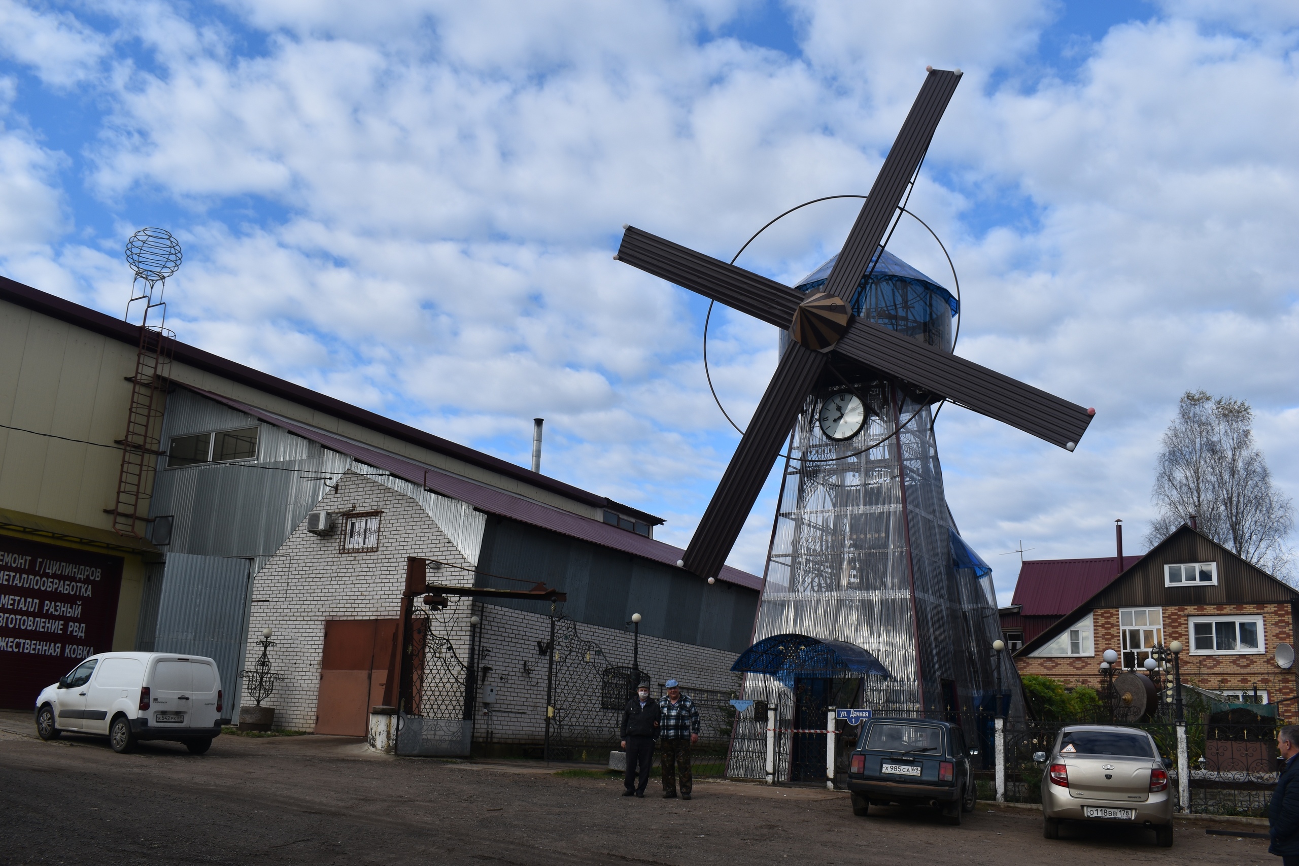 Чтобы открыть пекарню мастер из Тверской области построил ветряную мельницу