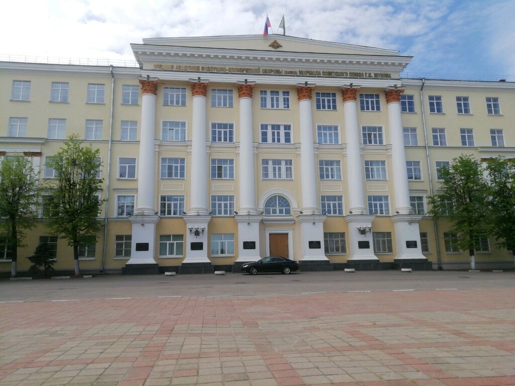 В Твери на целый день ограничат движение у академии имени Жукова В Твери на целый день ограничат движение у академии имени Жукова