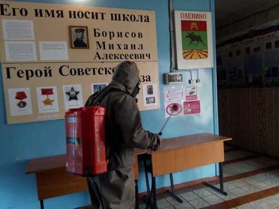 В Оленинских школах проводят санитарную обработку помещений В Оленинских школах проводят санитарную обработку помещений