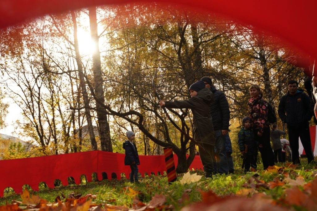 Фото хоровода и золотой осени: Покров отпраздновали в Парке Победы Твери