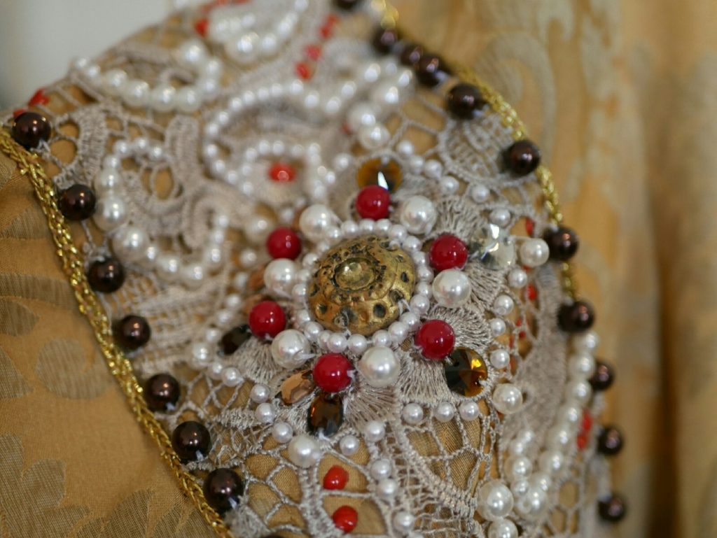 Впечатляет: костюмы «Невольников» показали до премьеры спектакля в Твери