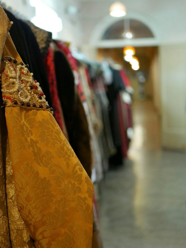 Впечатляет: костюмы «Невольников» показали до премьеры спектакля в Твери