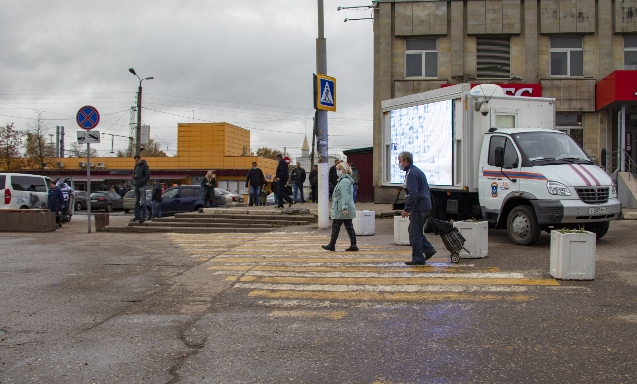 По Твери курсирует мобильный комплекс, который информирует жителей о коронавирусе