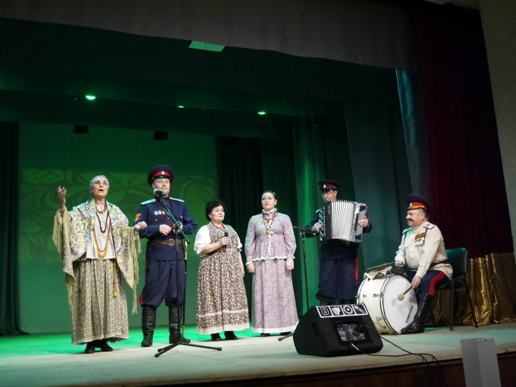 В Тверском областном Доме народного творчества прошел концерт «А в сердце молодость поёт…»