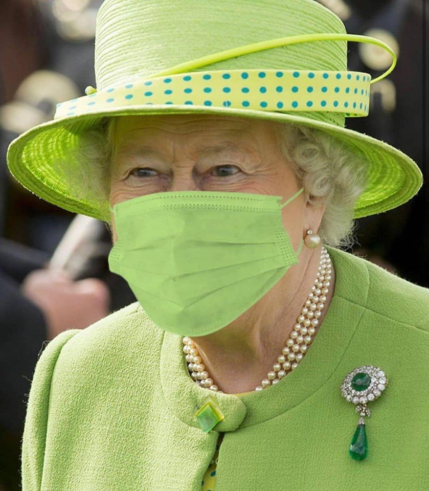 Кто это: жители Твери попытались угадать знаменитостей в масках