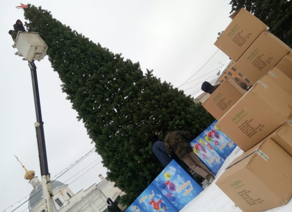 Новогодний контракт: в Твери ищут подрядчика на установку праздничных елей и Деда Мороза Новогодний контракт: в Твери ищут подрядчика на установку праздничных елей и Деда Мороза