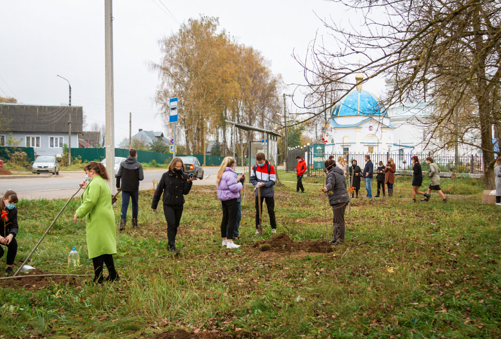 В память о начале оккупации в Ржеве посадят рябину и зажгут свечи В память о начале оккупации в Ржеве посадят рябину и зажгут свечи