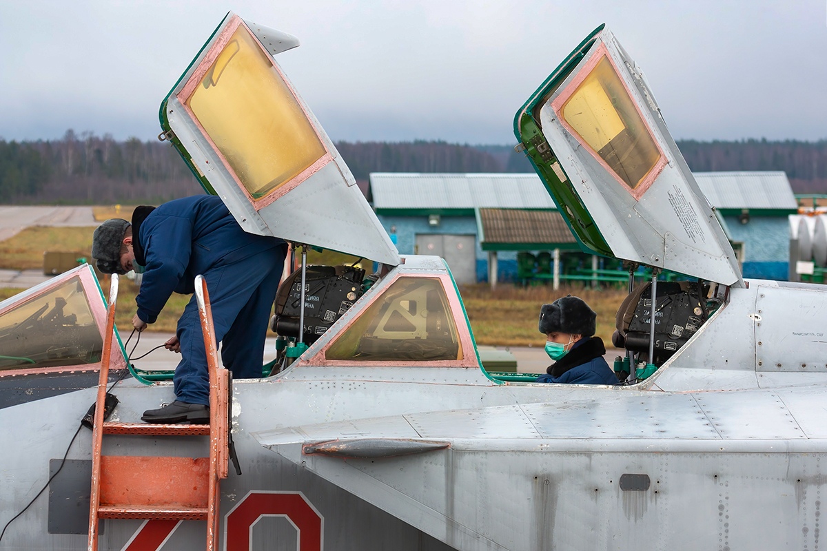 В Тверской области тренируются истребители и перехватчики ВВС