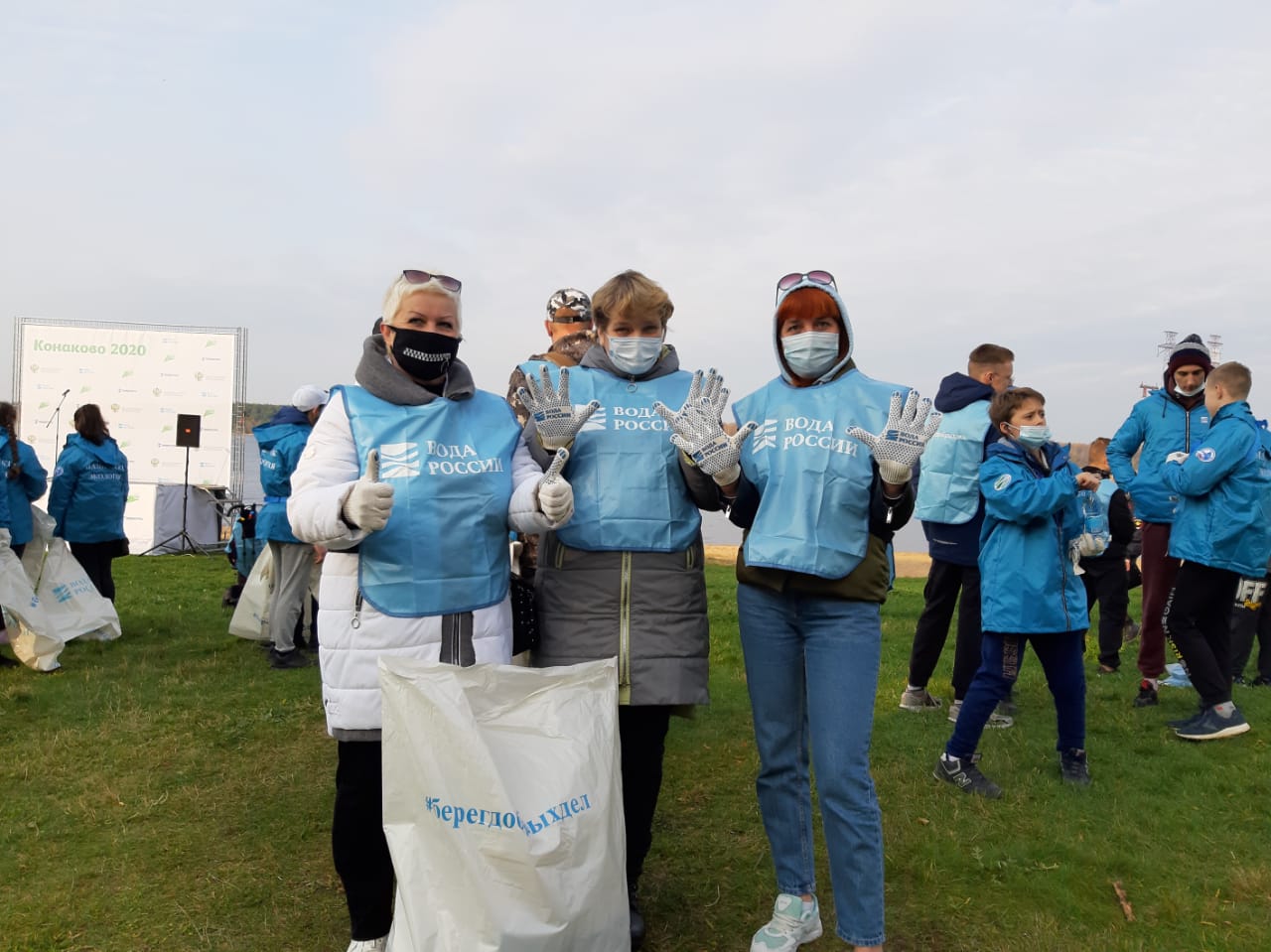Волонтёры собрали полтонны мусора в ходе экологической акции на берегу Волги в Конаково