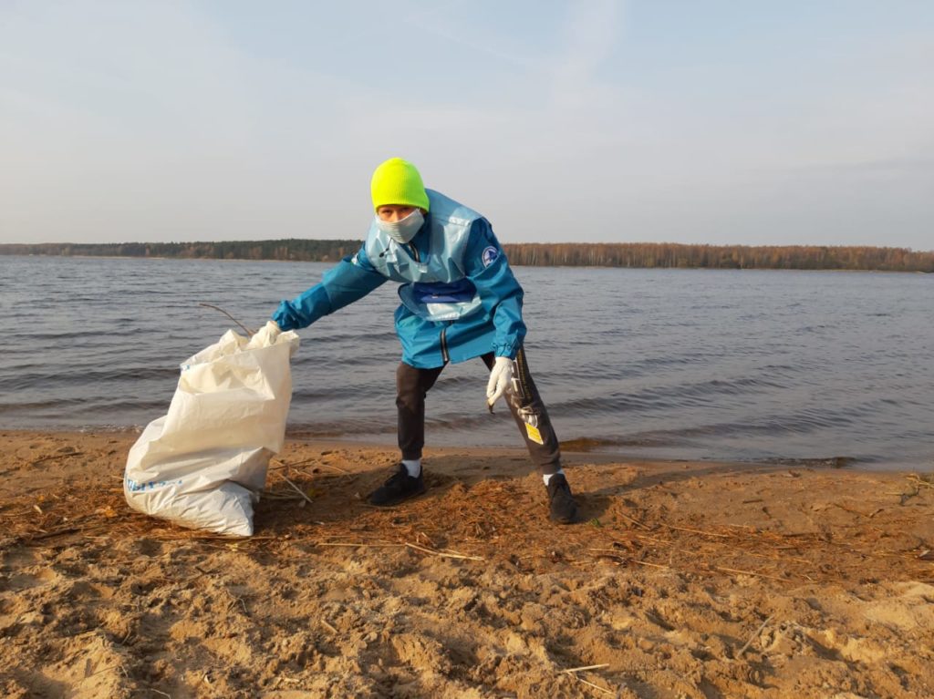 Волонтёры собрали полтонны мусора в ходе экологической акции на берегу Волги в Конаково Волонтёры собрали полтонны мусора в ходе экологической акции на берегу Волги в Конаково