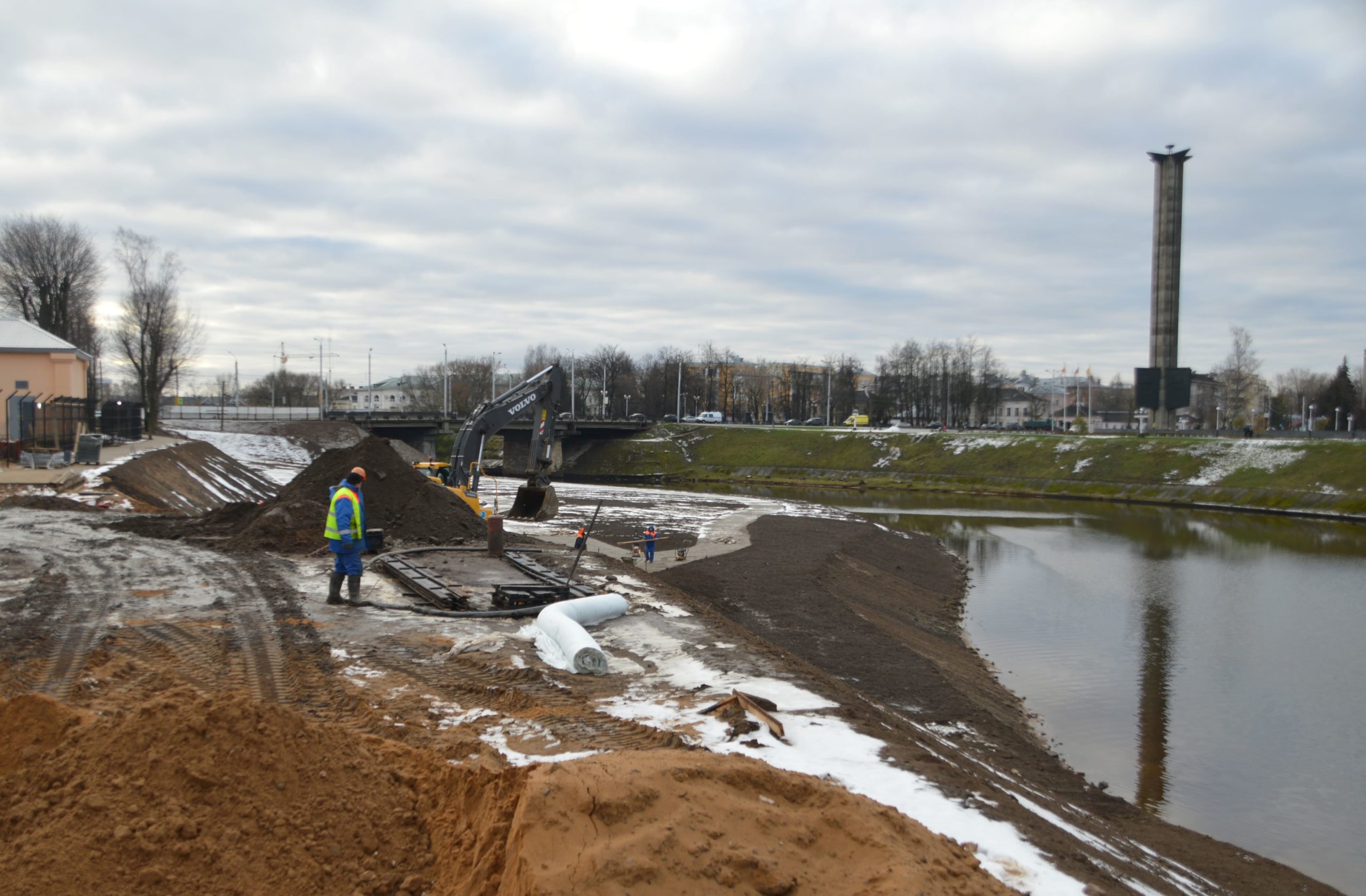 Работы на пешеходном мосту через Тьмаку в Твери вышли на финишную прямую