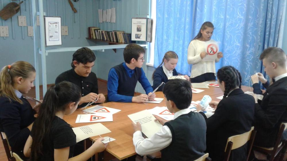 В Конаковском районе автоинспекторы и юидовцы почтили память жертв ДТП