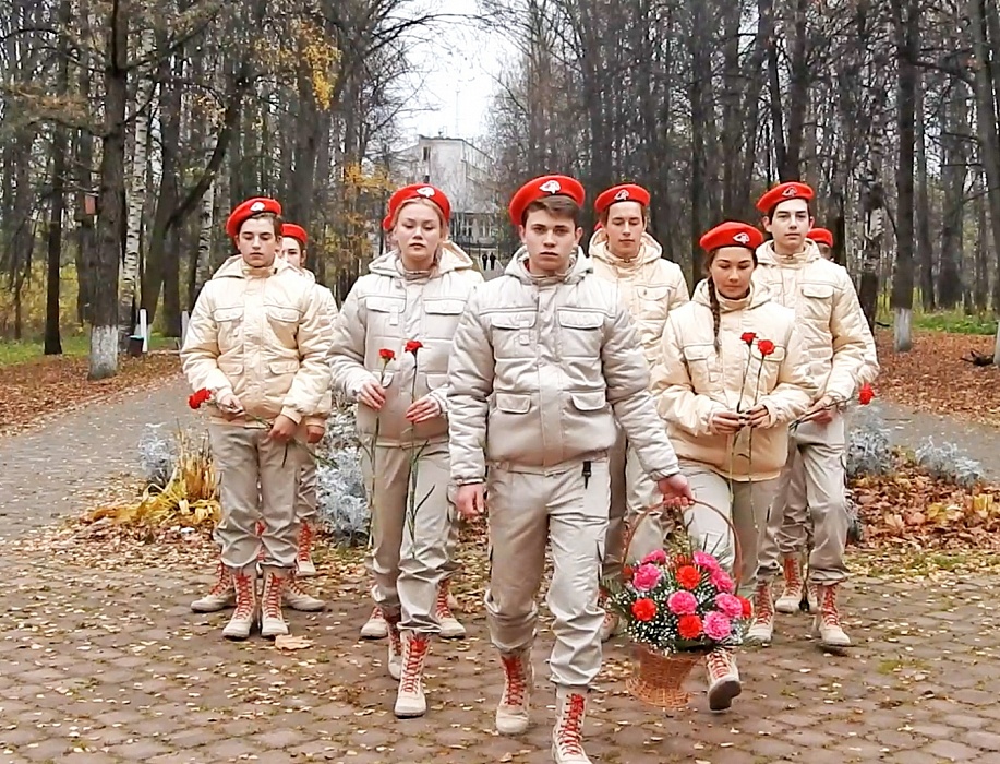 Юнармейцы из Калязина приняли участие в акции «Вперед, к Победе!» Юнармейцы из Калязина приняли участие в акции «Вперед, к Победе!»
