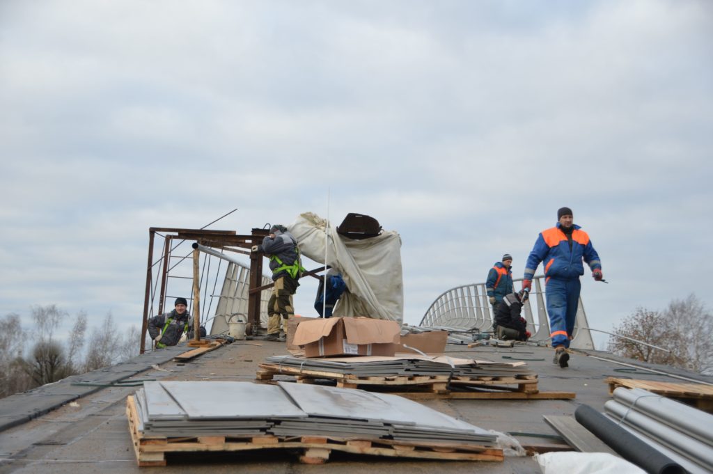 Работы на пешеходном мосту через Тьмаку в Твери вышли на финишную прямую