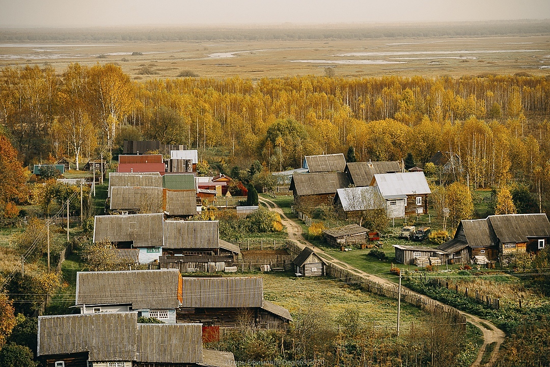 Тверской фотограф поделился кадрами золотой осени в Бежецком районе