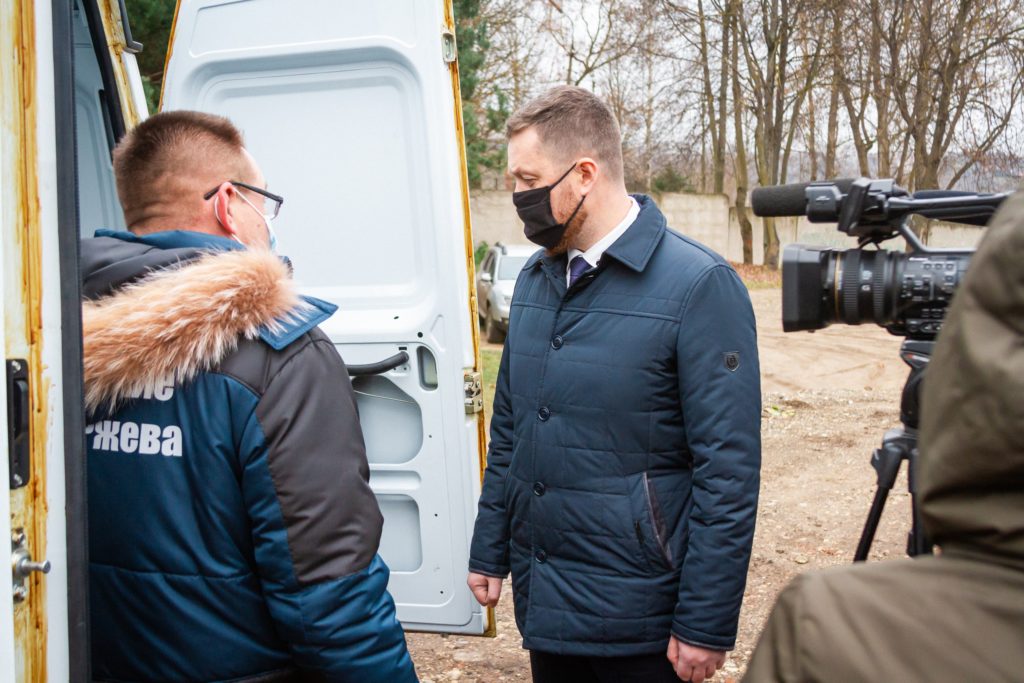 В Ржеве продали Toyota Camry бывшего мэра, чтобы купить «ГАЗель» для спасателей