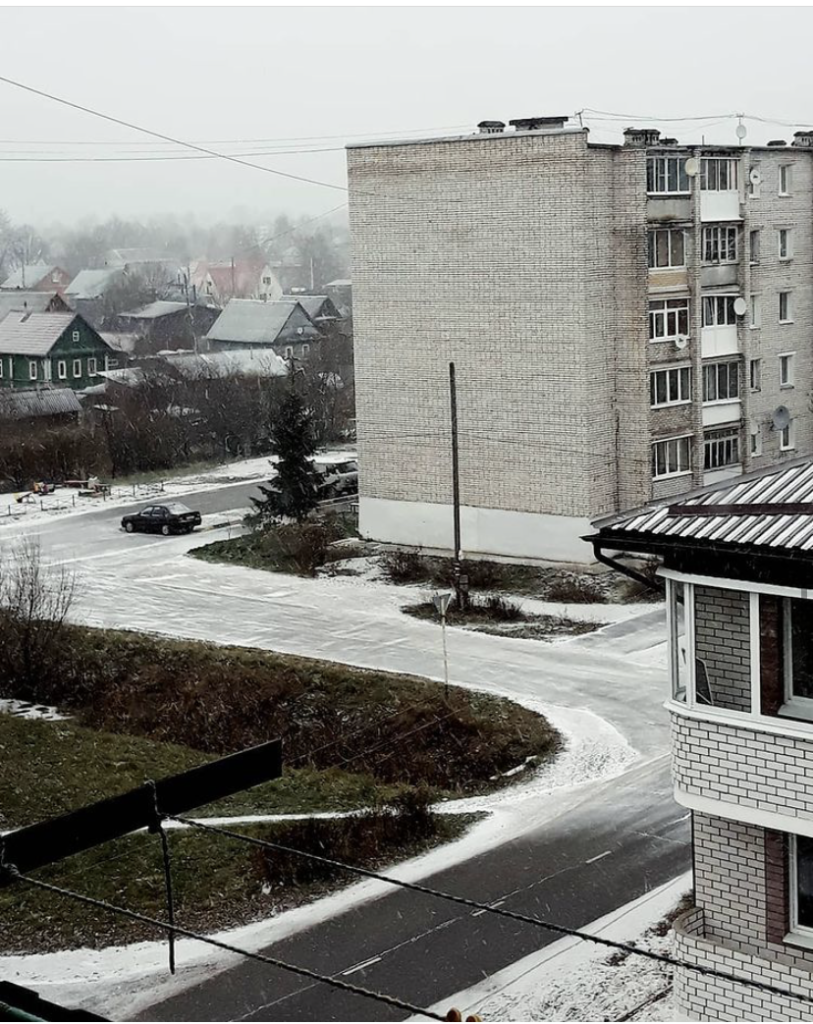 Жители Тверской области делятся в соцсетях фотографиями первого снега