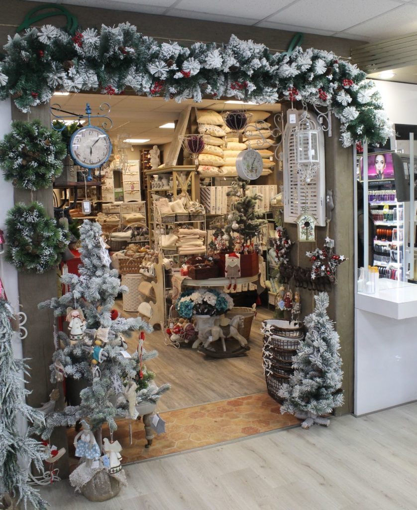 Новый год к нам мчится!: в Твери выберут самую красивую новогоднюю витрину