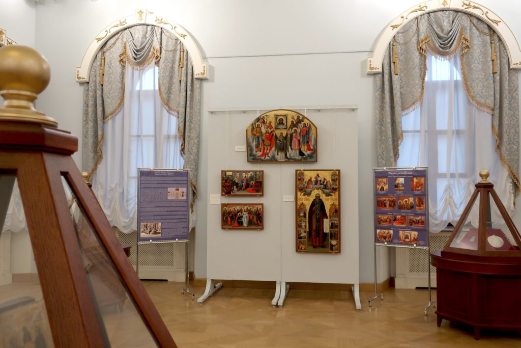 В Твери открылась выставка икон из цикла «Страницы реставрации» В Твери открылась выставка икон из цикла «Страницы реставрации»