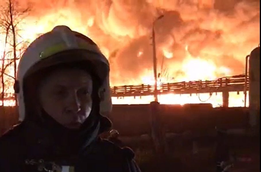 Утром 3 ноября в Твери вспыхнул крупный пожар Утром 3 ноября в Твери вспыхнул крупный пожар