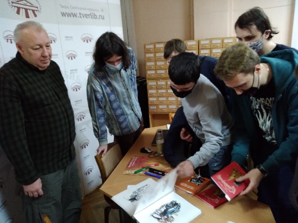 Московский художник встретился с тверскими любителями комиксов Московский художник встретился с тверскими любителями комиксов