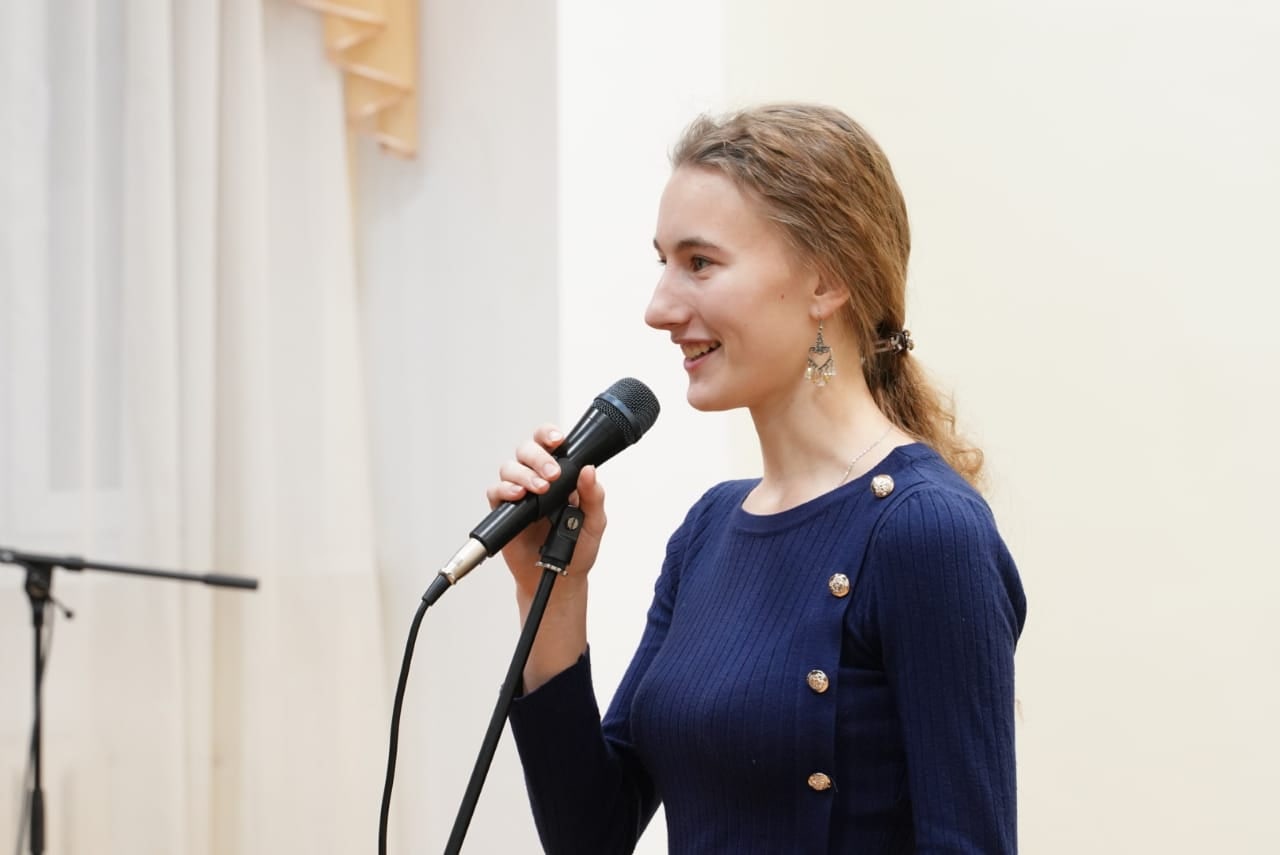 "Свет души" в Горьковке: православные песнопения и песни "Кино" звучали в тверской библиотеке "Свет души" в Горьковке: православные песнопения и песни "Кино" звучали в тверской библиотеке