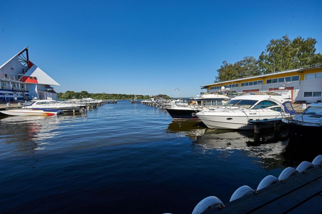 Яхт-клуб "Завидово": белые паруса красивой жизни