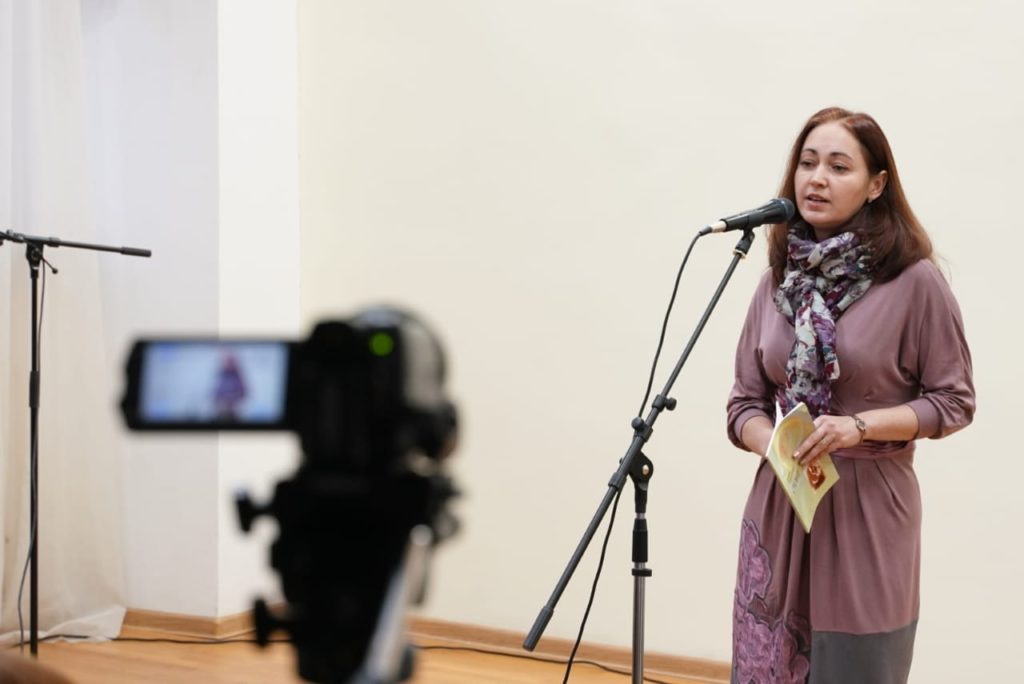 "Свет души" в Горьковке: православные песнопения и песни "Кино" звучали в тверской библиотеке