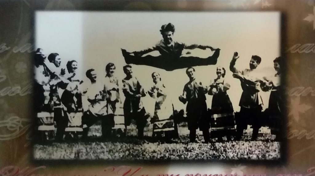 «Я родом из танца!»: чем поразил публику Евгений Комаров, в честь которого откроют мемориальную доску в Твери «Я родом из танца!»: чем поразил публику Евгений Комаров, в честь которого откроют мемориальную доску в Твери