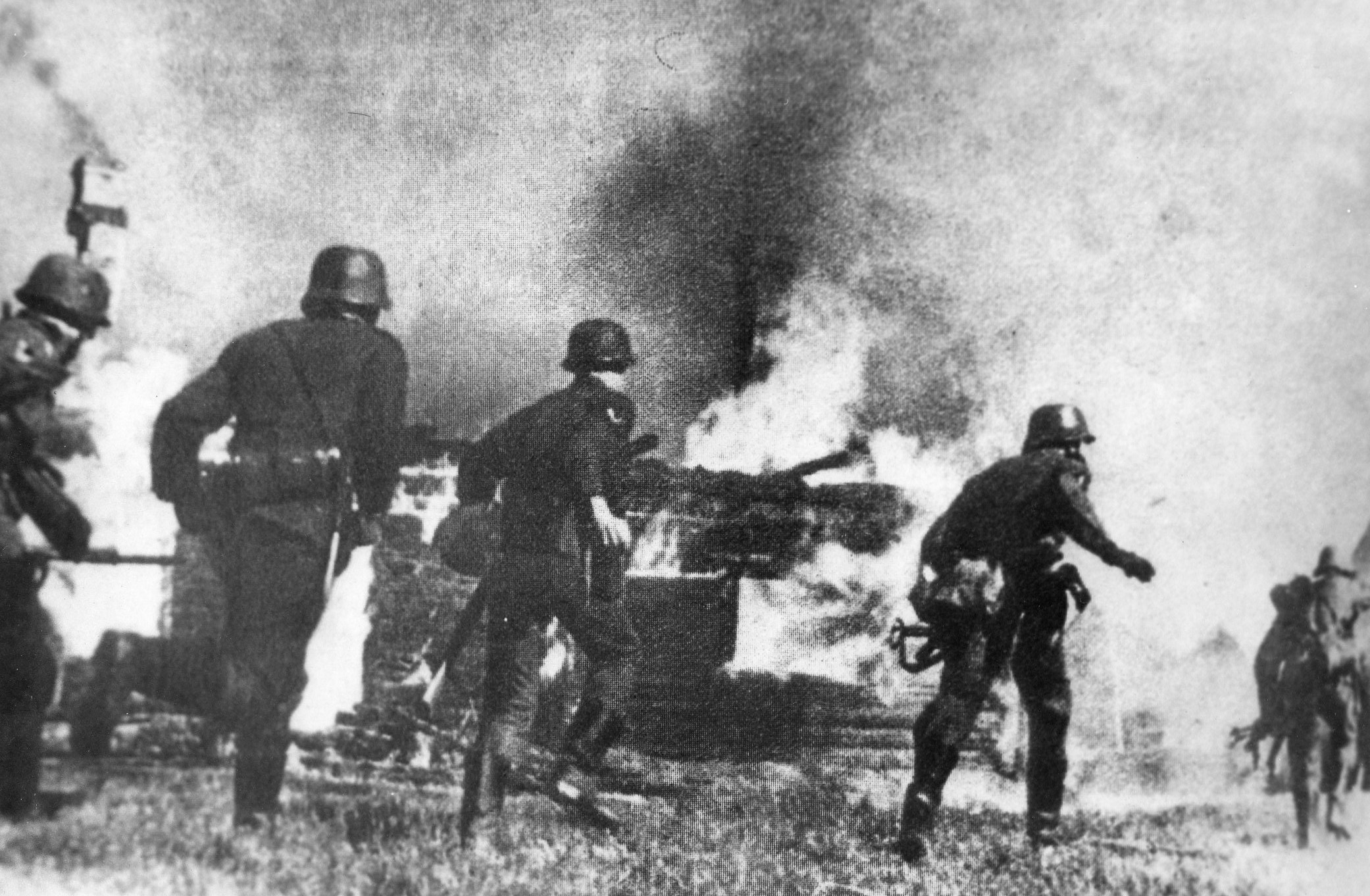 Фотолента “Тверьлайф”: архивные фото защитников земли тверской