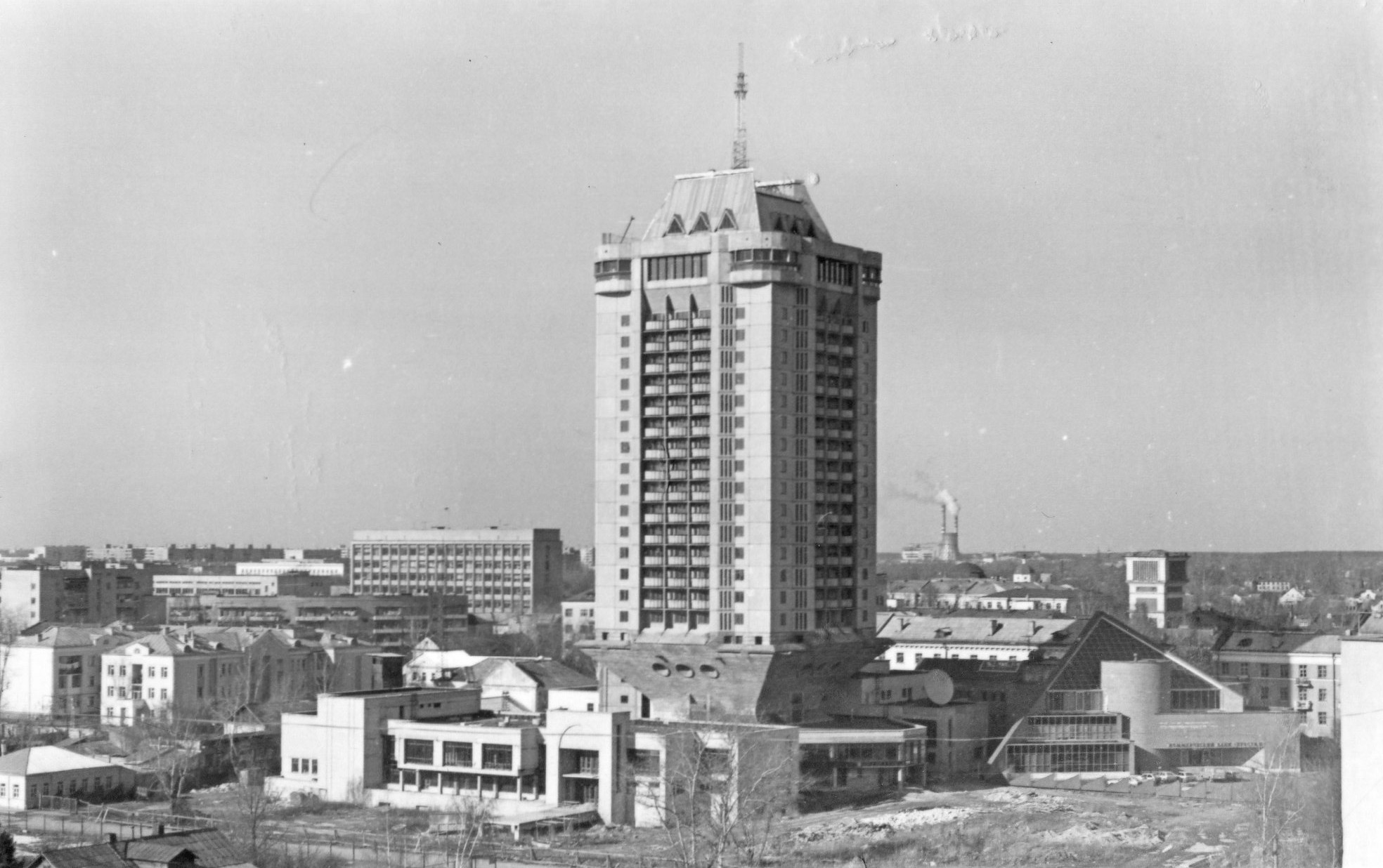 Фотолента "Тверьлайф": урбанистические пейзажи и сельские пасторали